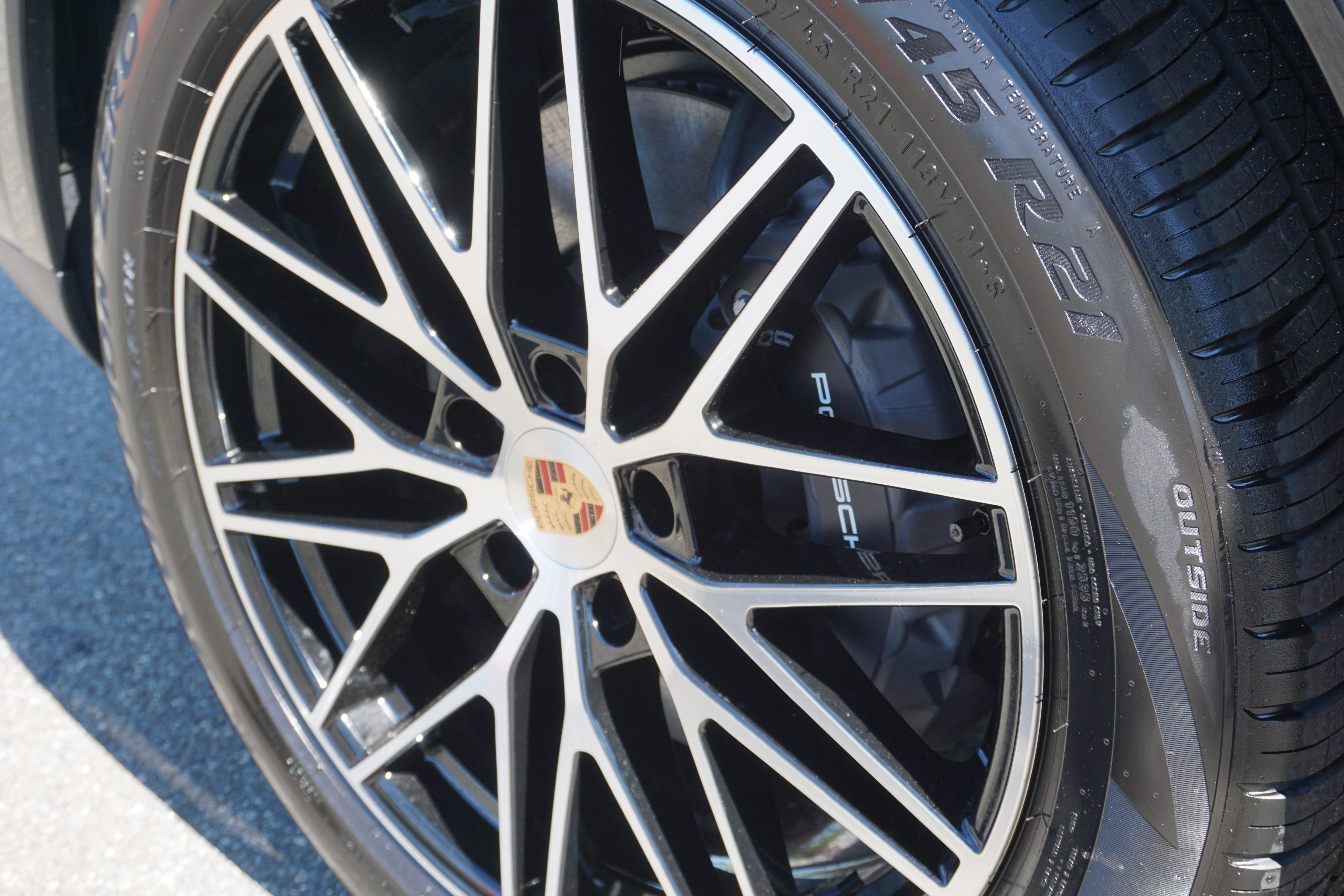 New 2026 Porsche Cayenne Coupe AWD/4WD image 10