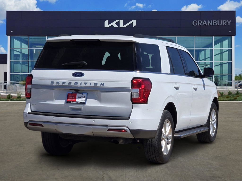 Used 2022 Ford Expedition XLT AWD/4WD image 5