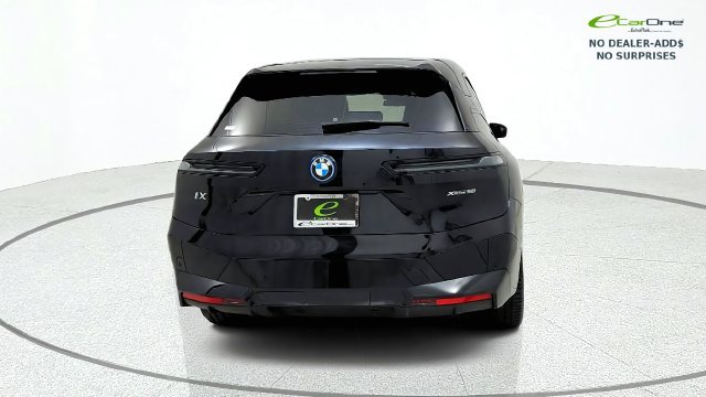 Used 2024 BMW iX xDrive50 w/ Sport Package AWD/4WD image 7