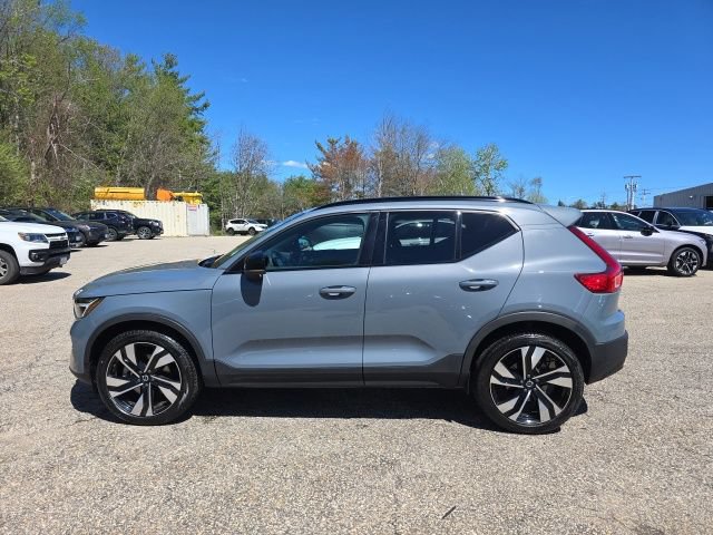 Certified 2023 Volvo XC40 B5 Plus w/ Climate Package AWD/4WD image 4