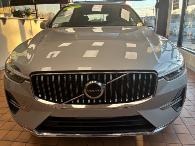 Used 2023 Volvo XC60 T8 Core w/ Climate Package image 5