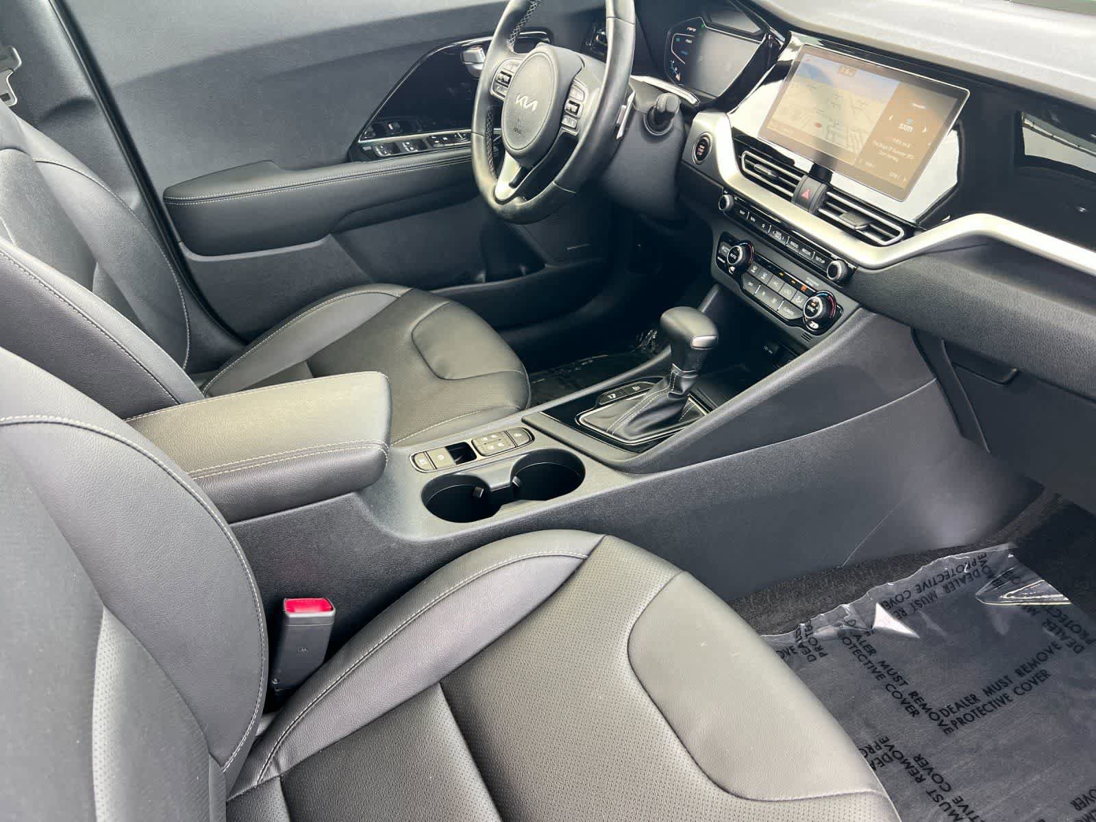 Used 2022 Kia Niro EX Premium image 16