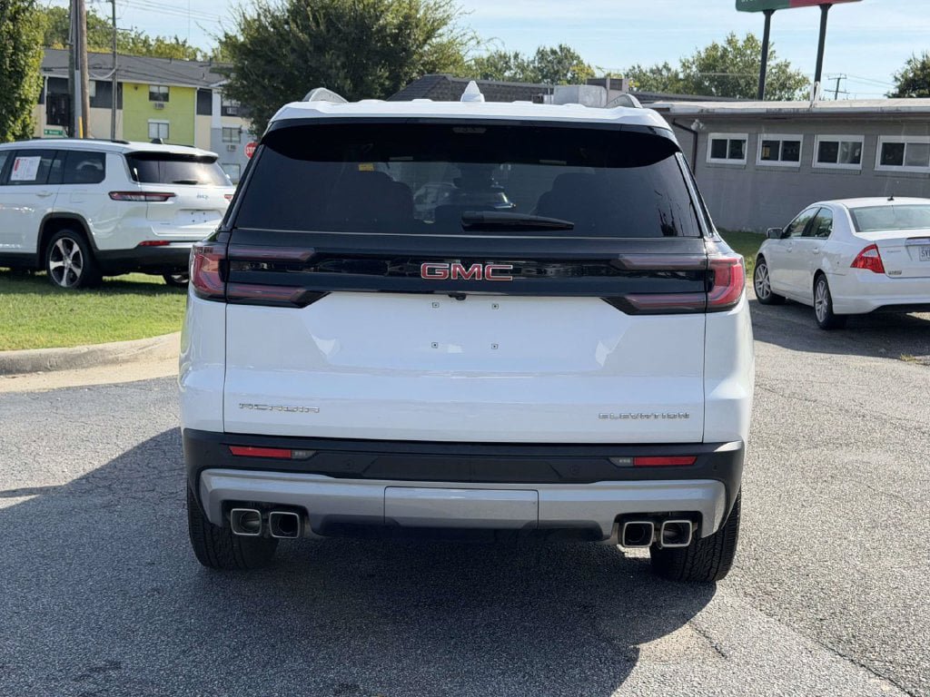 Used 2026 GMC Acadia Elevation w/ Elevation Premium Package FWD image 21
