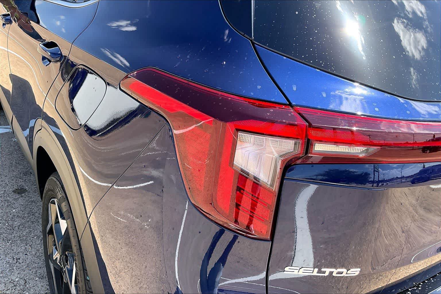 Certified 2026 Kia Seltos EX FWD image 29