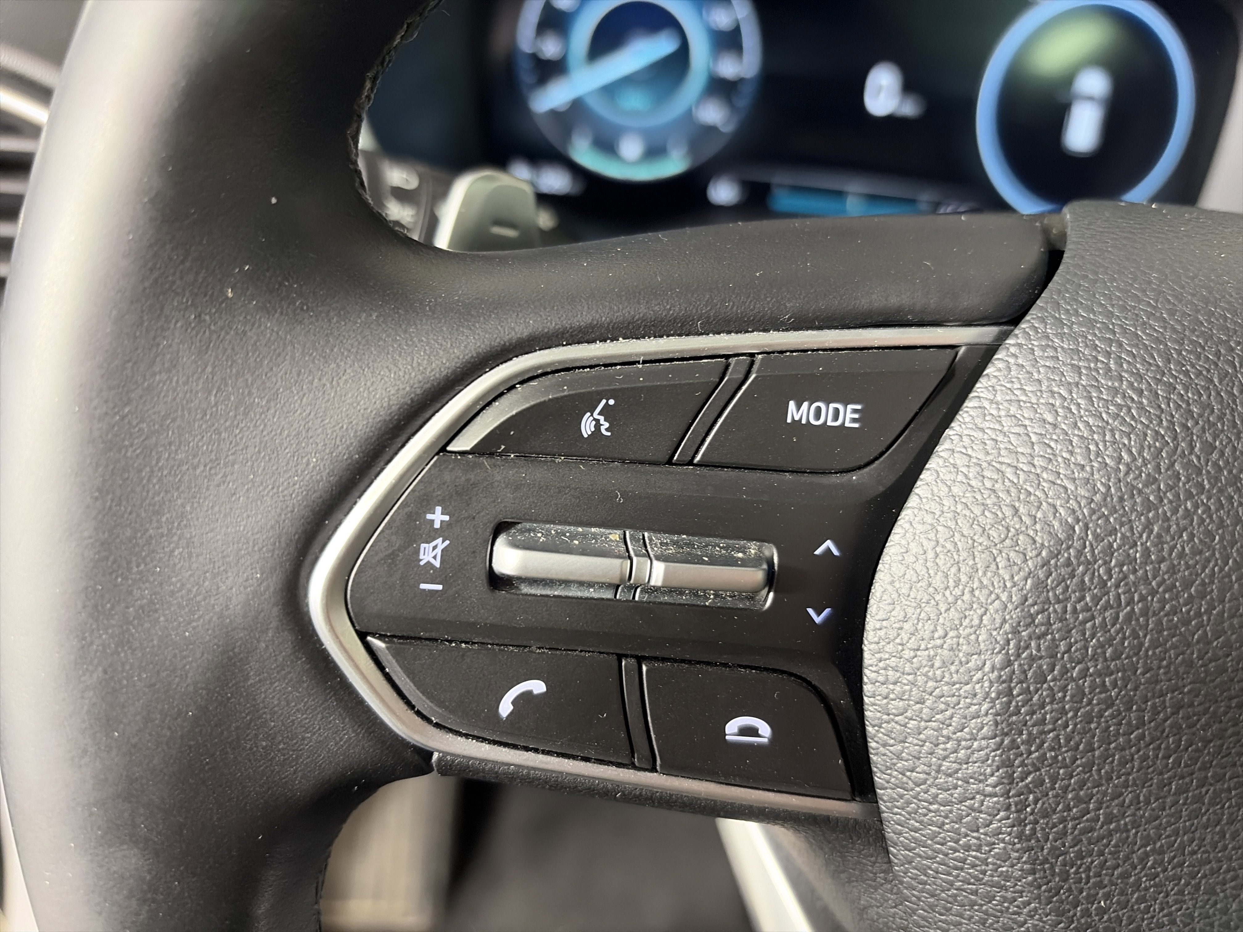 Certified 2023 Hyundai Santa Fe Limited w/ Cargo Package AWD/4WD image 34