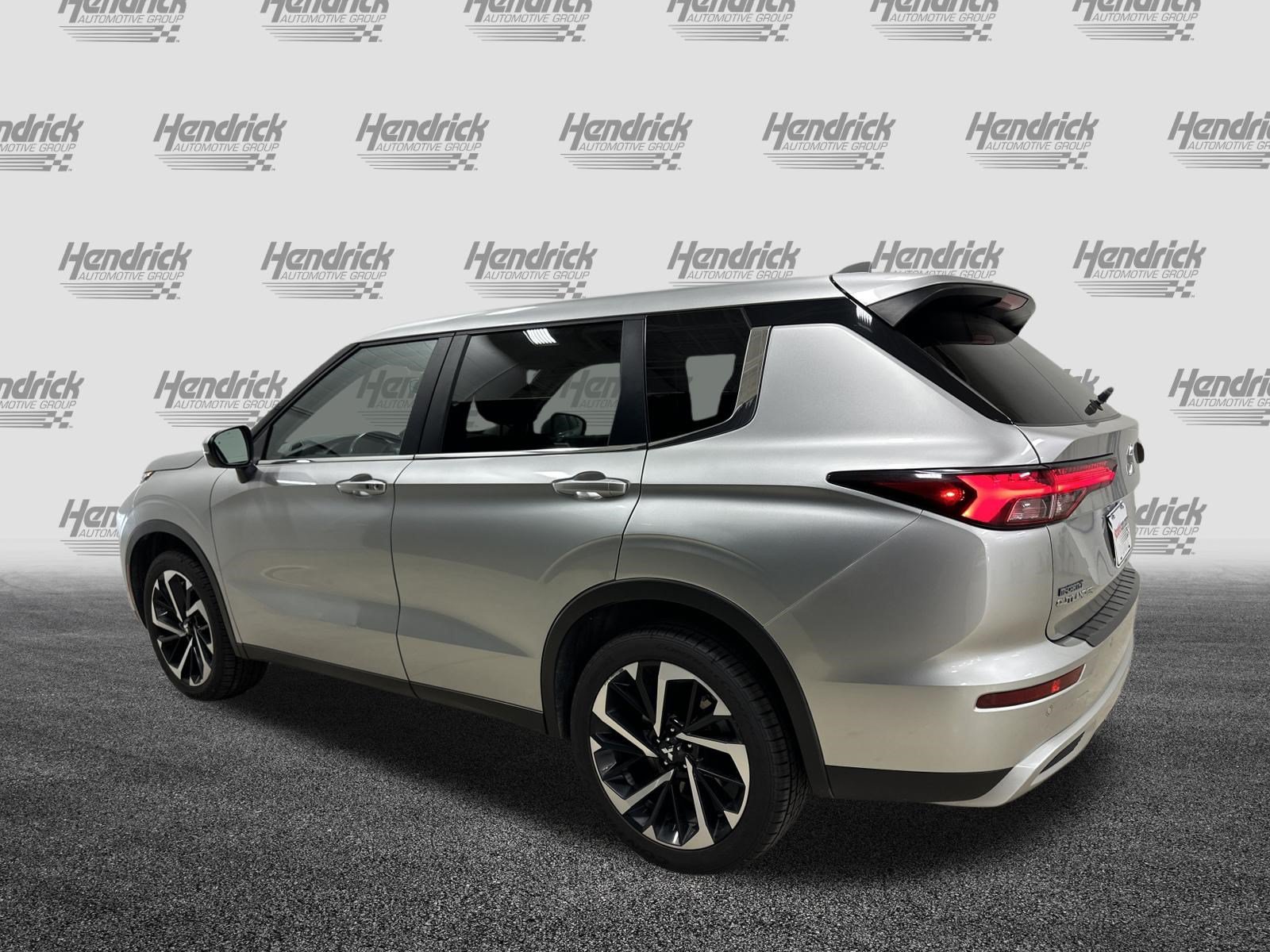Used 2024 Mitsubishi Outlander SE AWD/4WD image 8