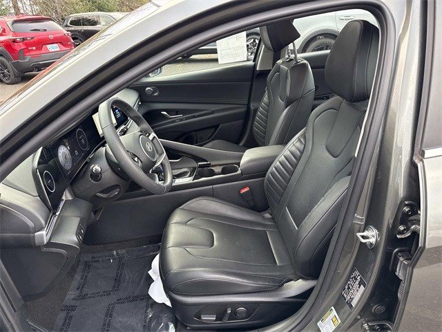 Used 2024 Hyundai Elantra Limited image 14