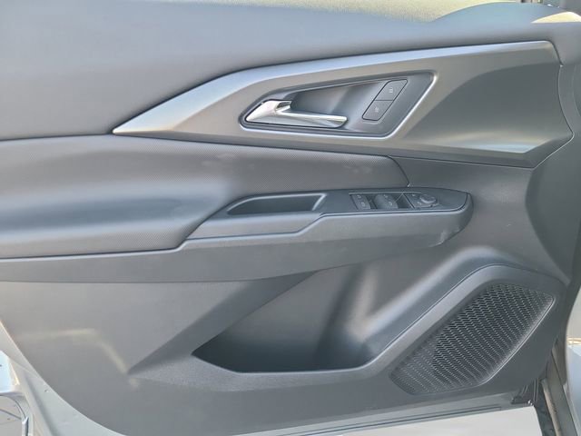 New 2026 Chevrolet Equinox EV LT image 17