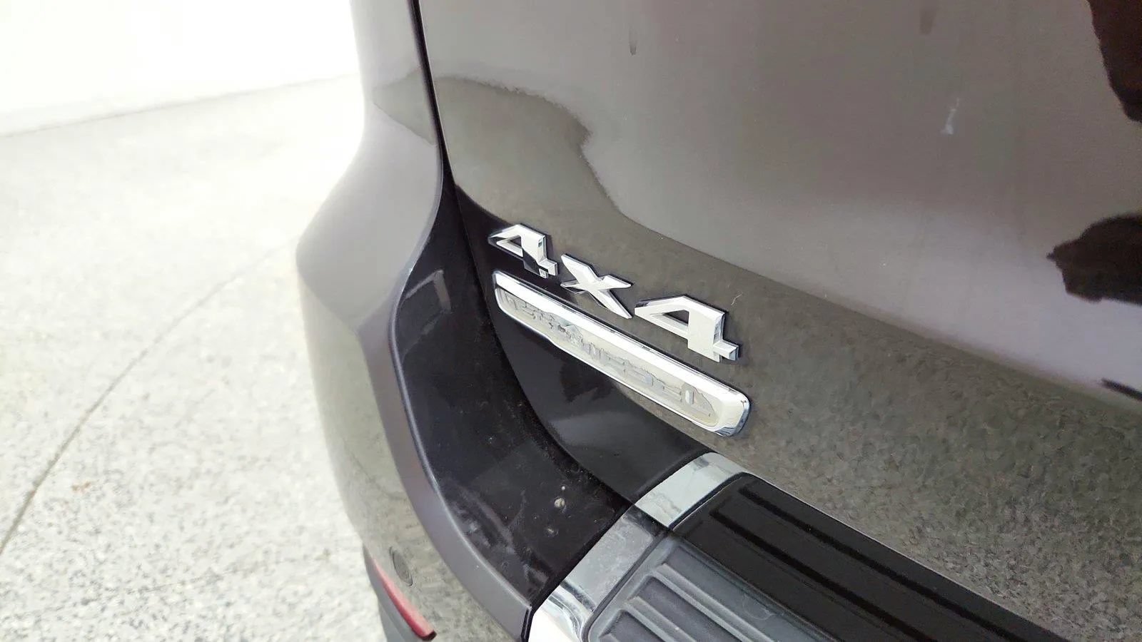 Used 2015 Jeep Grand Cherokee Limited w/ Trailer Tow Group IV AWD/4WD image 29