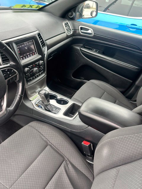 Used 2018 Jeep Grand Cherokee Laredo AWD/4WD image 44
