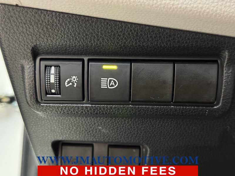 Used 2023 Toyota Corolla Cross L AWD/4WD image 35