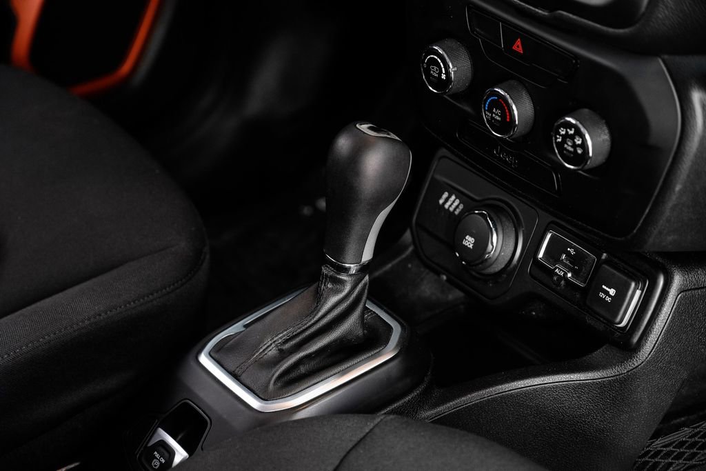 Used 2018 Jeep Renegade Sport w/ Power & Air Group image 18