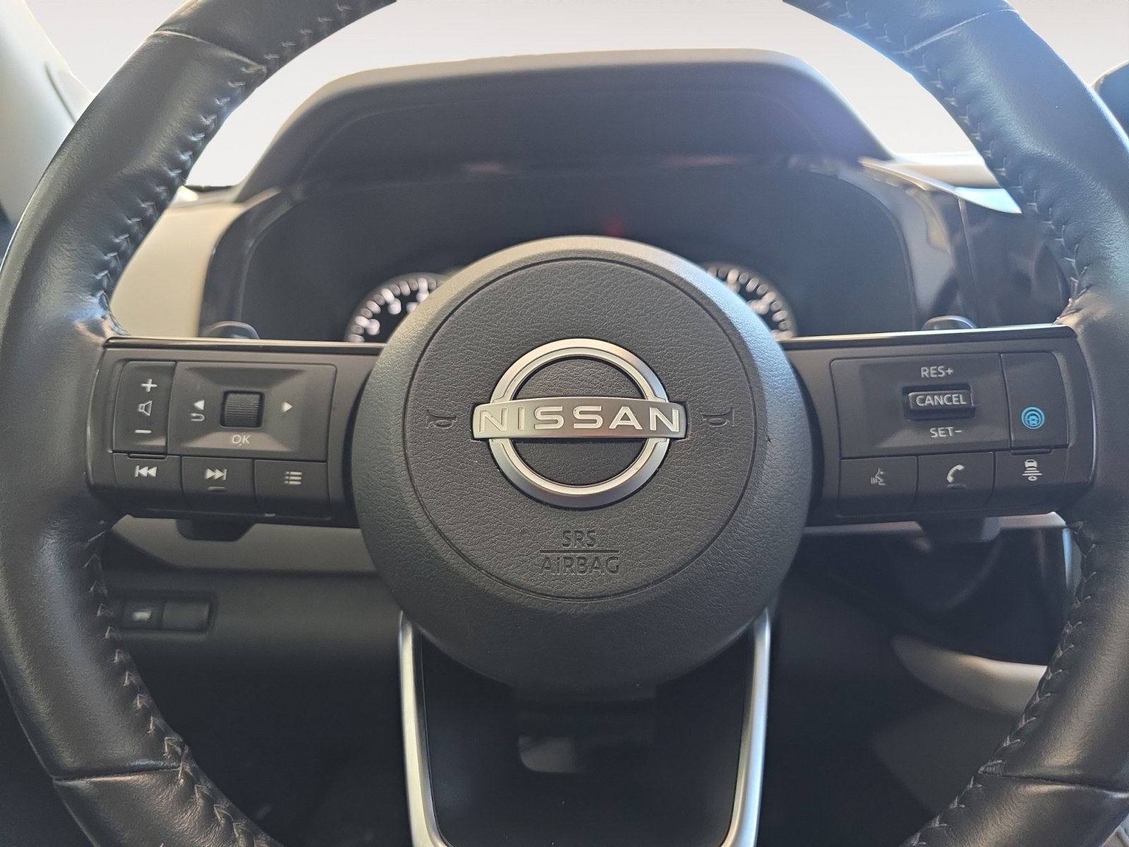 Used 2022 Nissan Pathfinder SL w/ SL Premium Package image 11