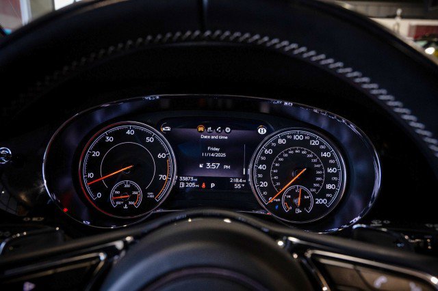 Used 2018 Bentley Bentayga image 35
