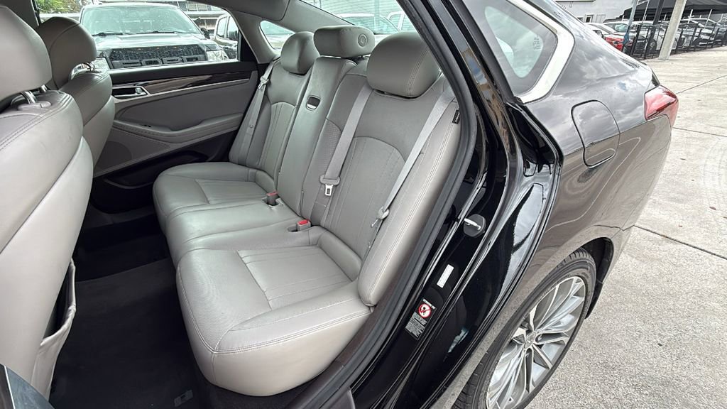 Used 2016 Hyundai Genesis 3.8 RWD image 14