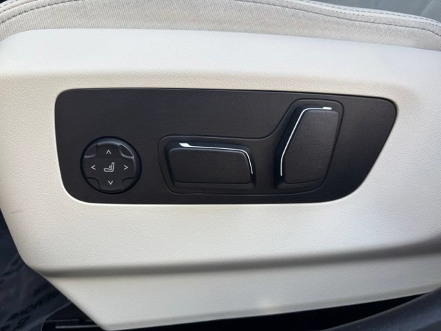 Used 2026 BMW i5 eDrive40 w/ Executive Package AWD/4WD image 15