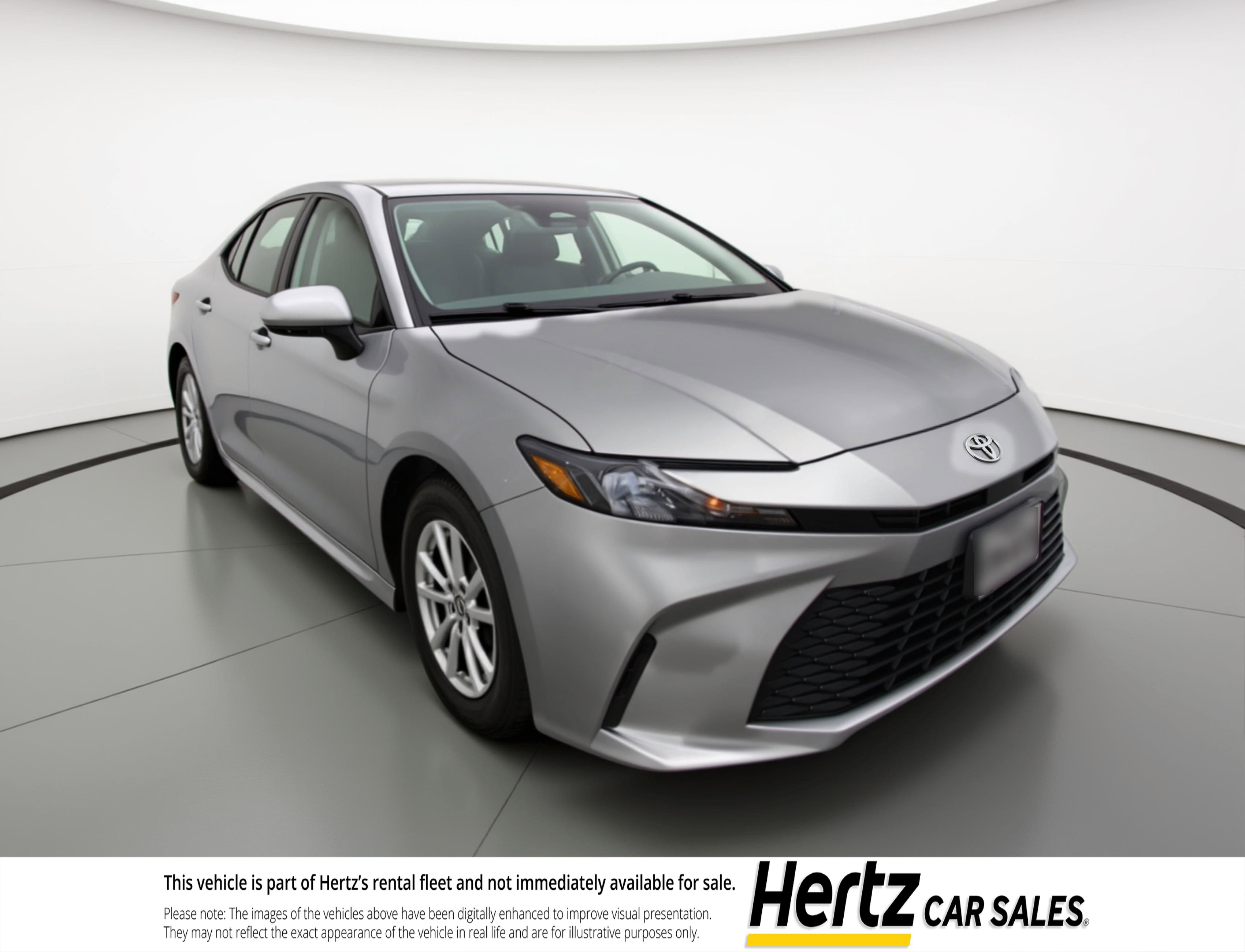 Used 2025 Toyota Camry LE FWD image 1