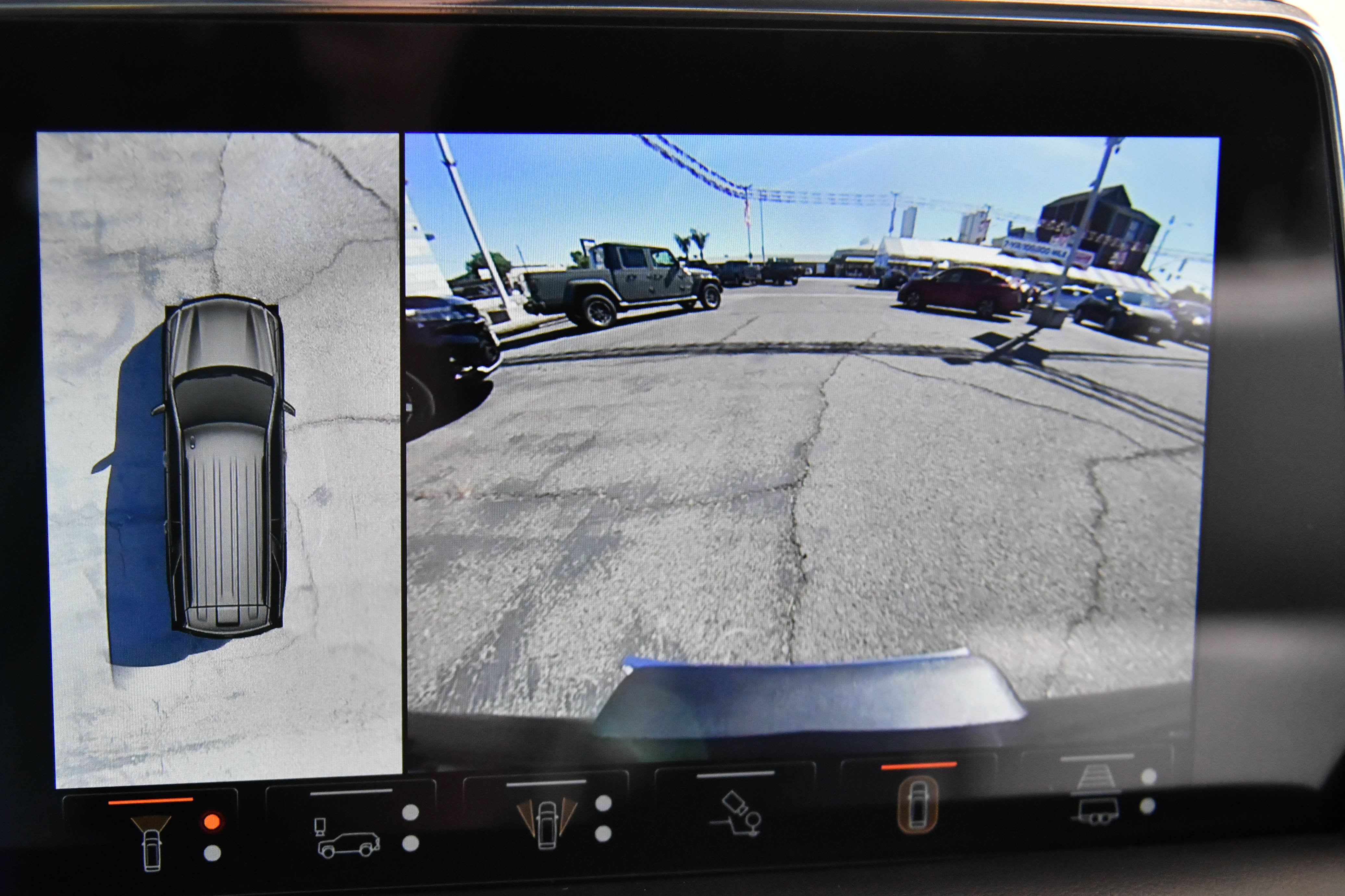 Used 2023 Chevrolet Tahoe Premier w/ Advanced Technology Package image 22