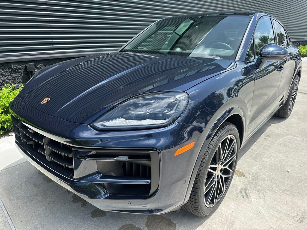 Used 2025 Porsche Cayenne S image 6