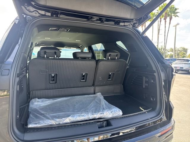 New 2026 Chevrolet Traverse High Country w/ LPO, Floor Liner Package image 11