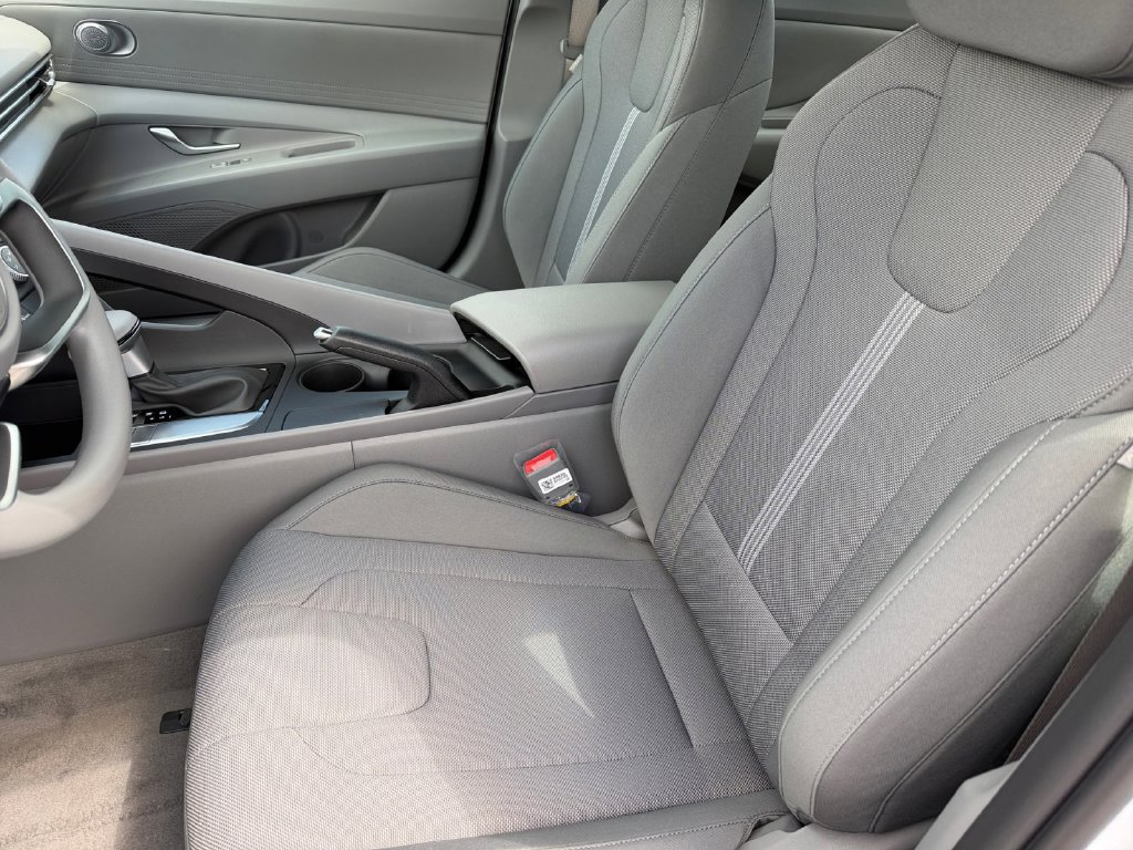 New 2026 Hyundai Elantra SE FWD image 10