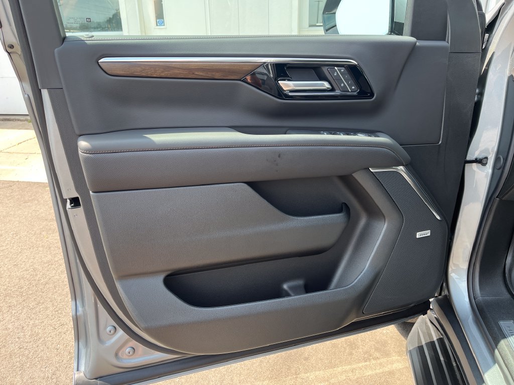 New 2026 Chevrolet Tahoe High Country w/ Sun And Tow Package AWD/4WD image 10