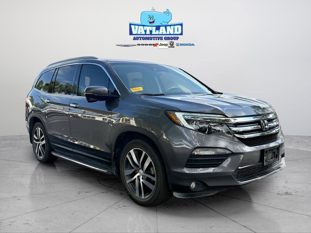 Used 2017 Honda Pilot Touring image 1