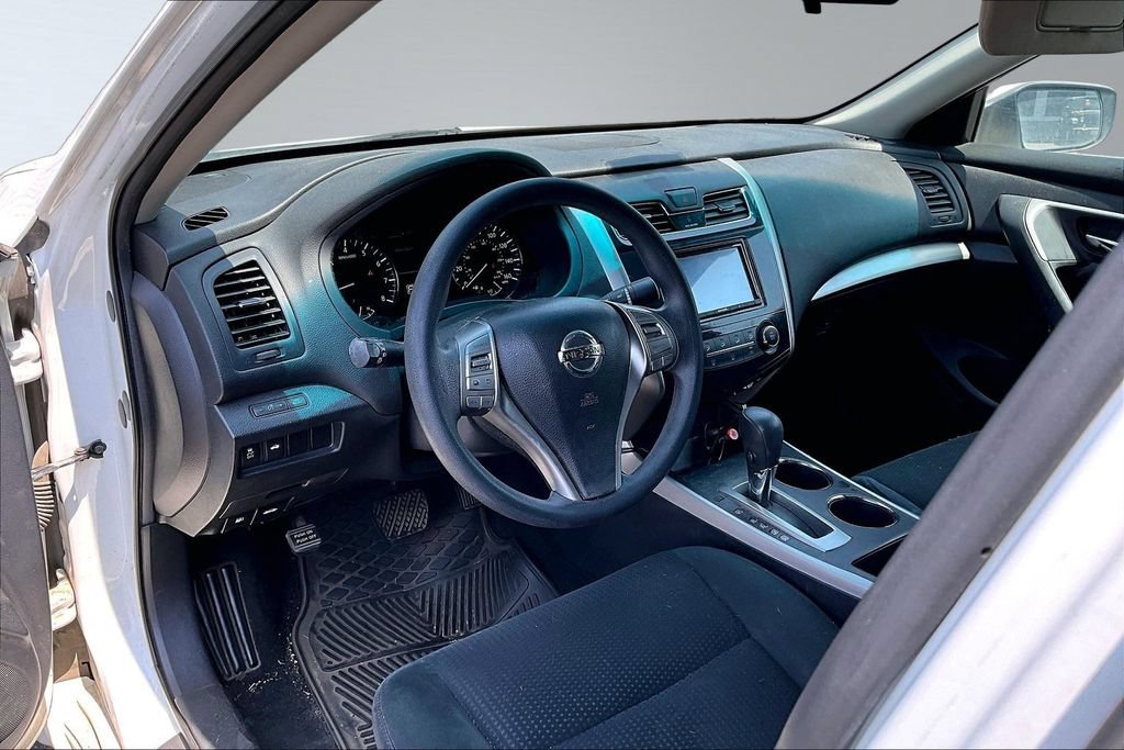 Used 2015 Nissan Altima 2.5 S w/ Power Driver Seat Package FWD image 4