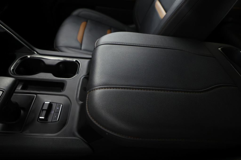 Used 2024 GMC Sierra 1500 AT4 w/ Technology Package image 40