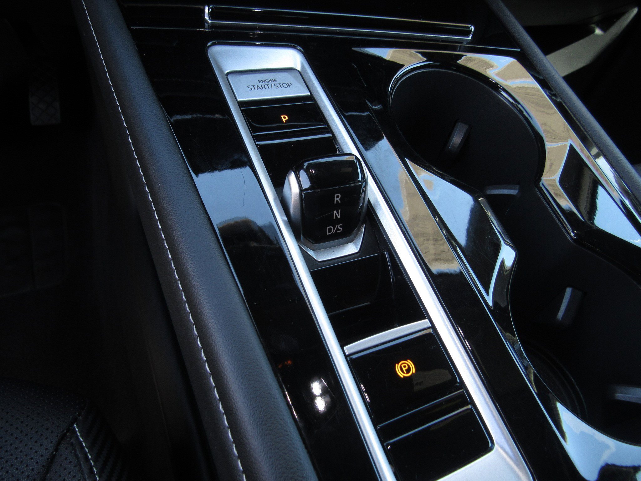 Used 2025 Volkswagen Atlas Cross Sport SE AWD/4WD image 20