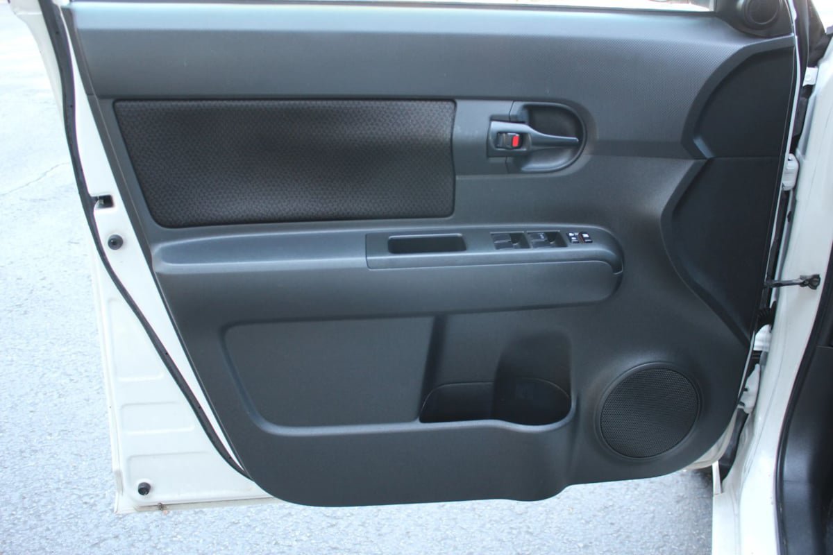 Used 2009 Scion xB FWD image 9