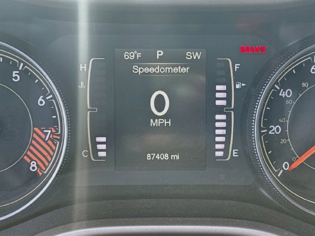 Used 2015 Jeep Cherokee Latitude w/ Cold Weather Group AWD/4WD image 12