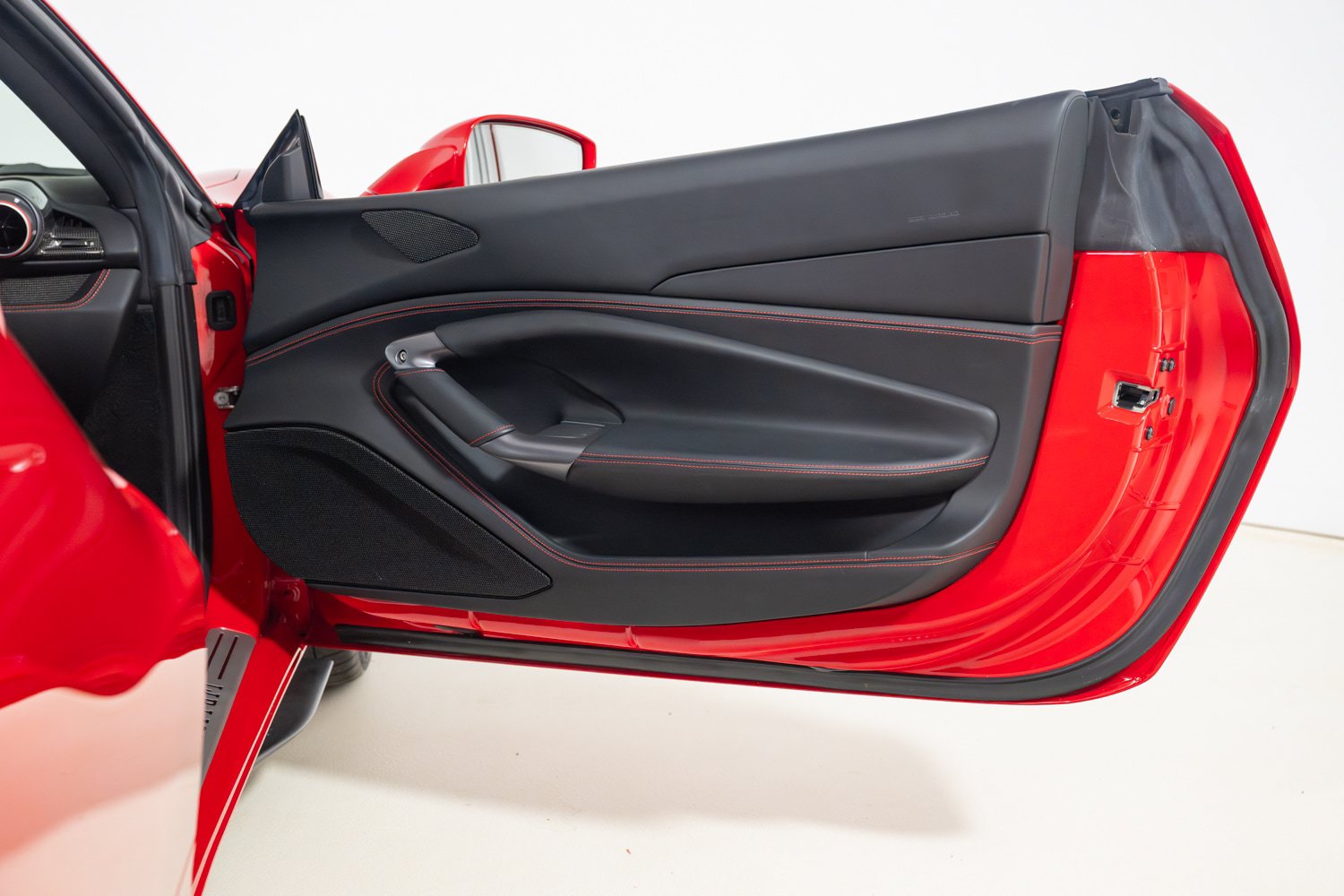 Certified 2021 Ferrari F8 Tributo RWD image 17