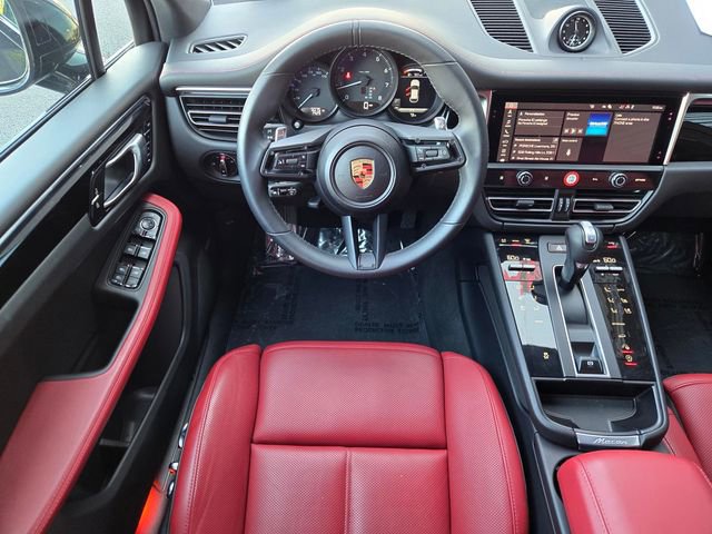 Used 2025 Porsche Macan image 14
