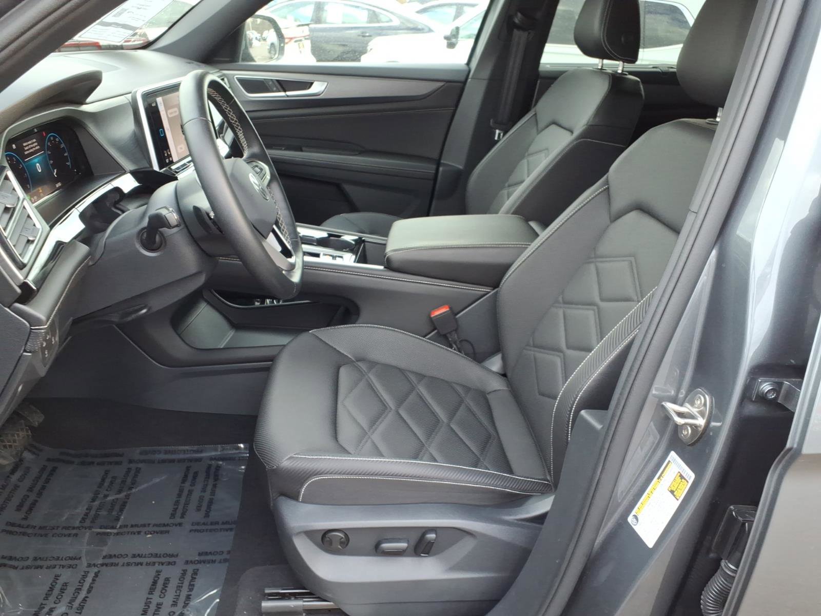 Used 2025 Volkswagen Atlas Cross Sport SE image 4