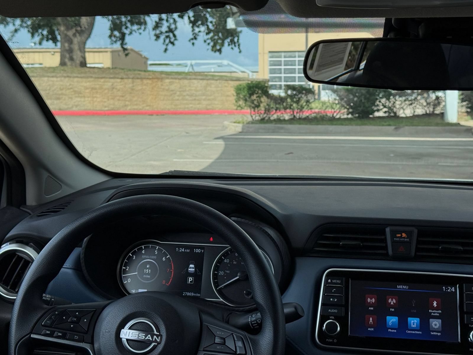 Used 2025 Nissan Versa SV FWD image 29
