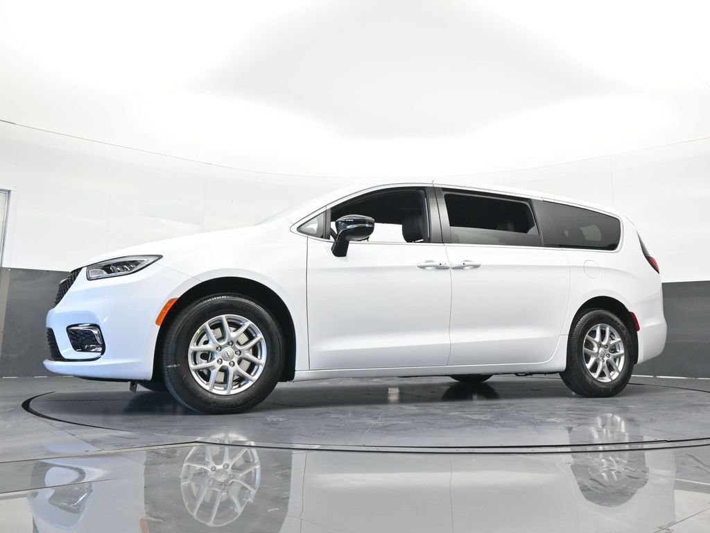 New 2026 Chrysler Pacifica Select FWD image 54