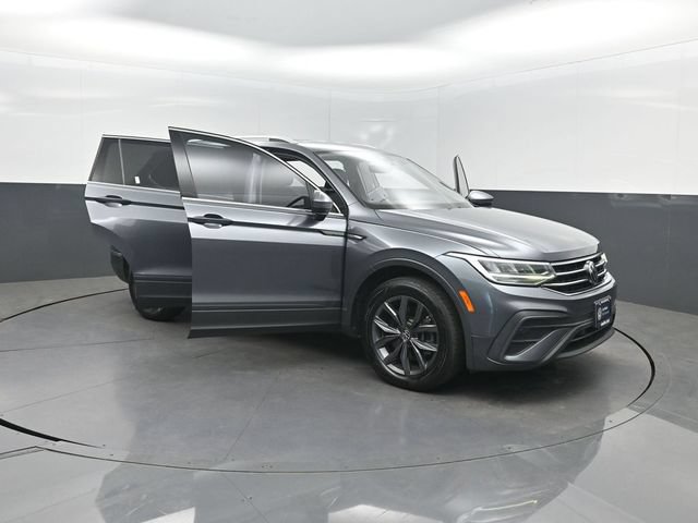 Used 2022 Volkswagen Tiguan SE FWD image 43