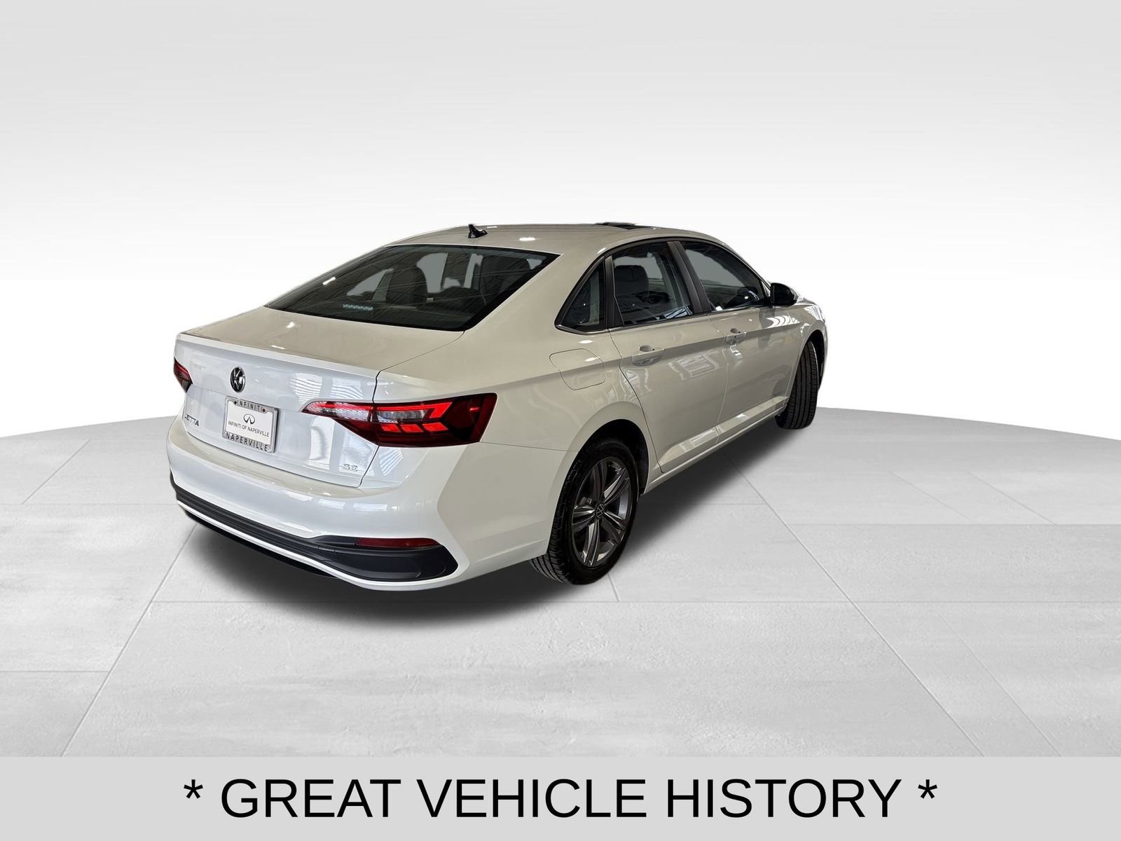 Used 2023 Volkswagen Jetta SE w/ Panoramic Sunroof Package image 5