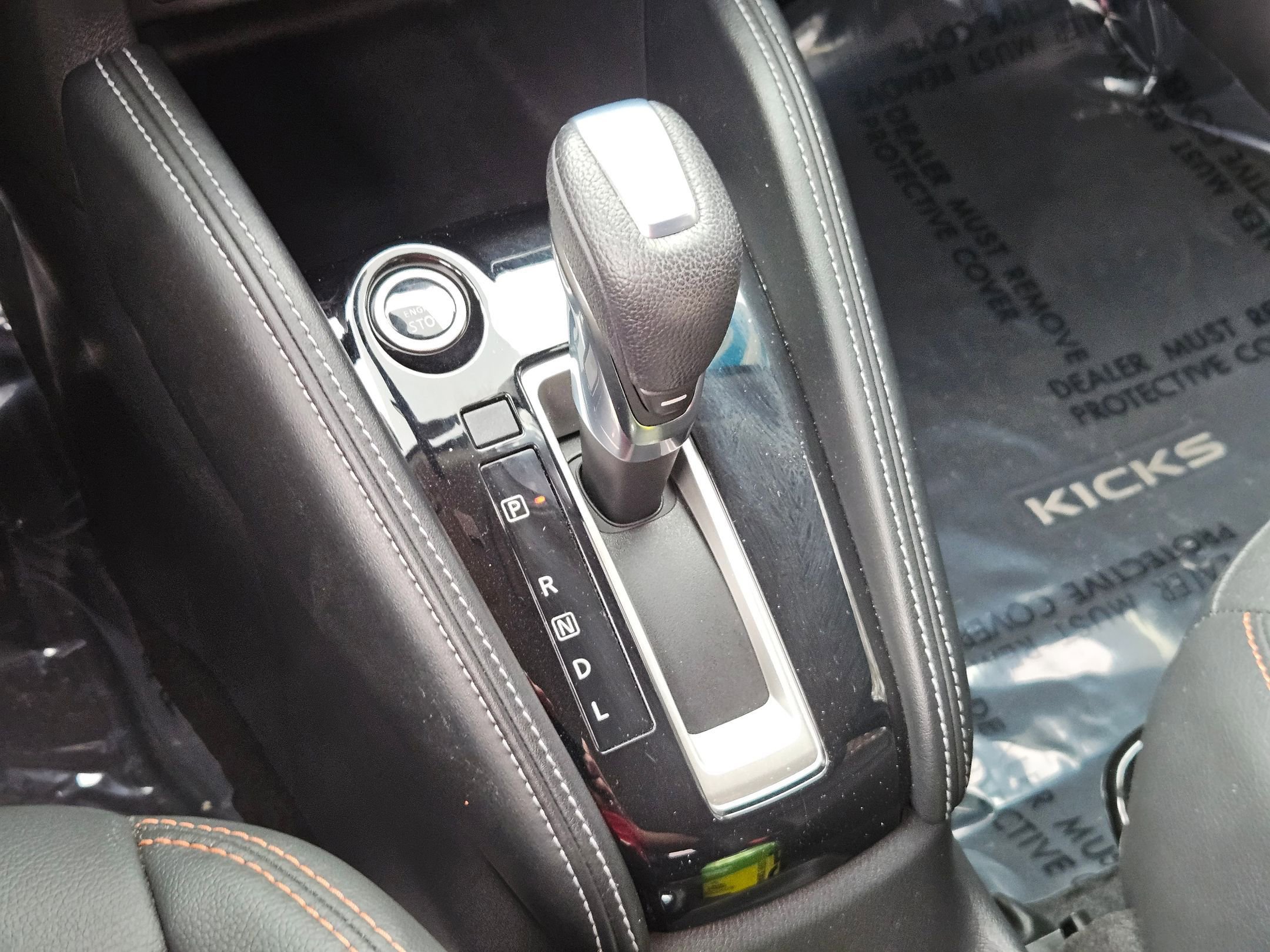 Used 2020 Nissan Kicks SR w/ SR Premium Package FWD image 17
