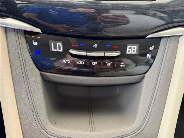 Used 2024 Cadillac XT6 Premium Luxury w/ Technology Package FWD image 20