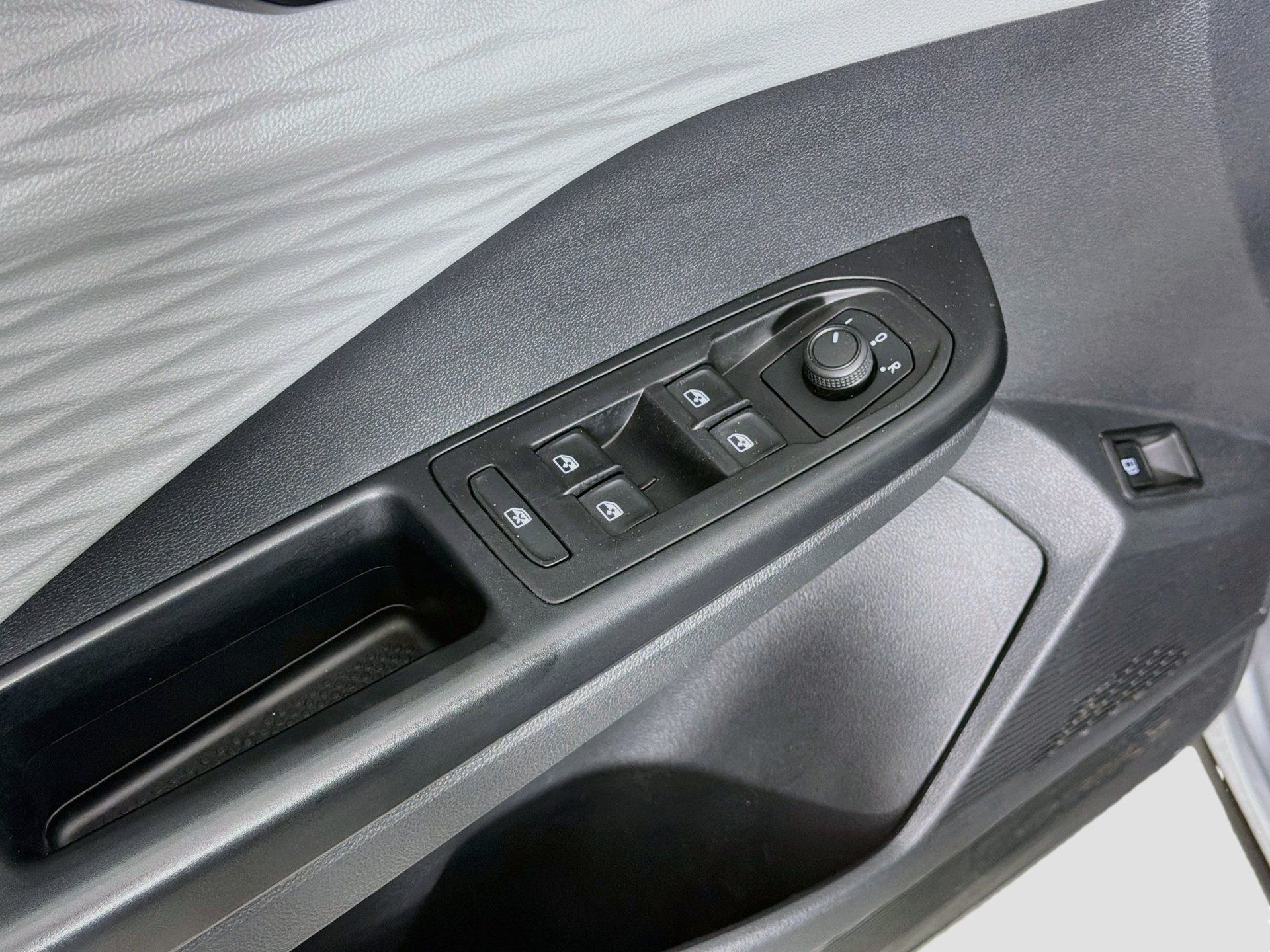 Certified 2023 Volkswagen Taos S FWD image 17