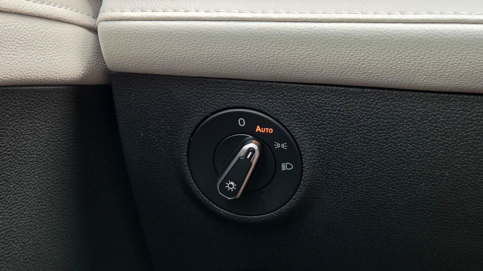 Certified 2025 Volkswagen Taos SEL AWD/4WD image 24