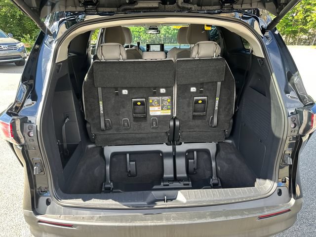 Used 2026 Toyota Sienna LE FWD image 15