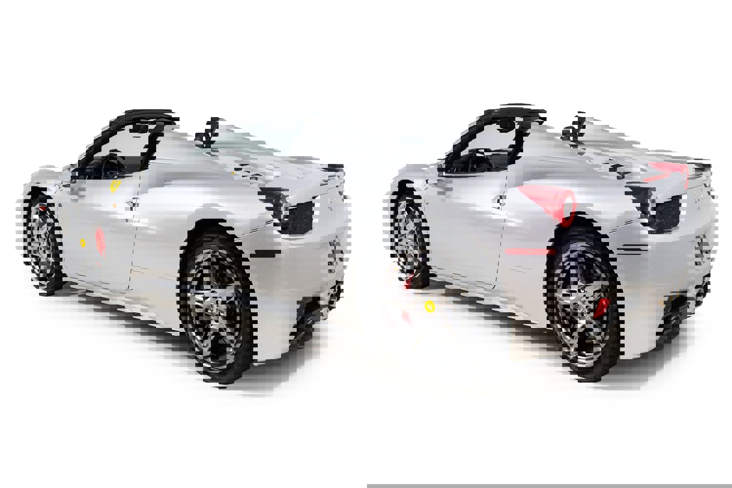 Used 2013 Ferrari 458 Spider image 16