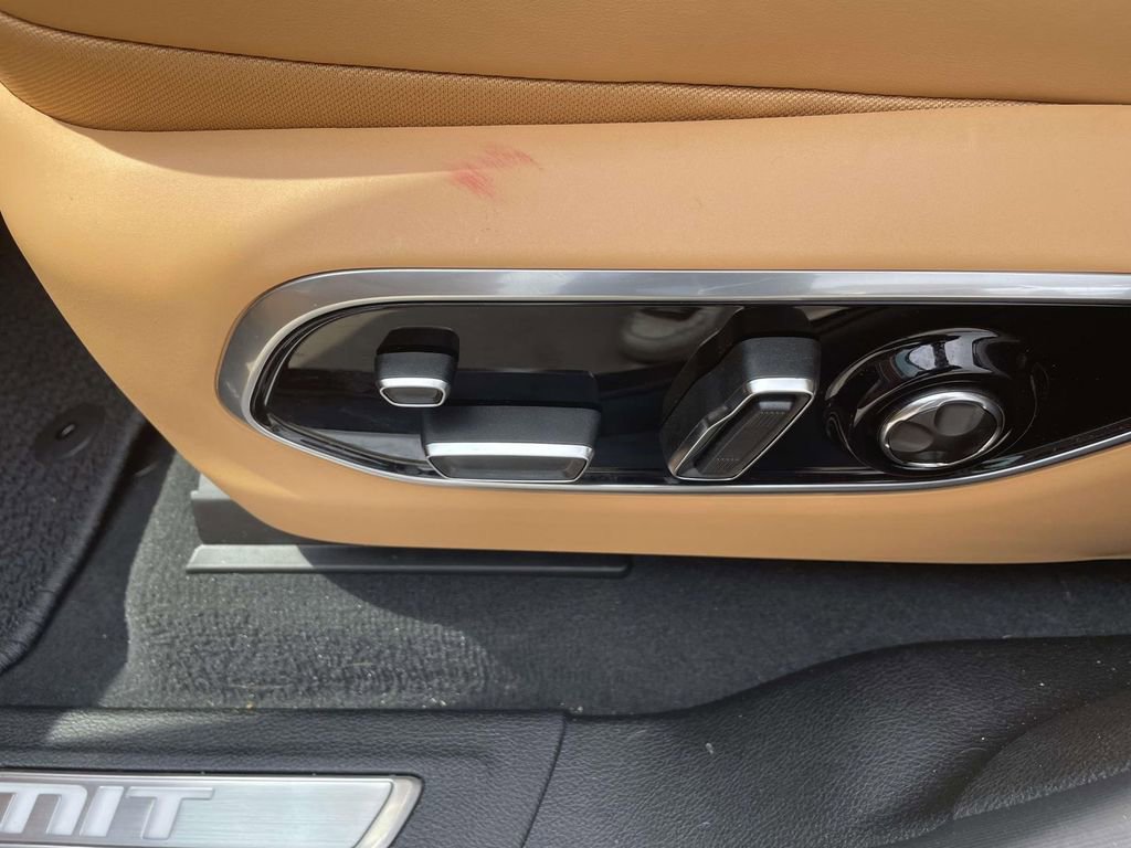 Used 2024 Jeep Grand Cherokee L Summit AWD/4WD image 15