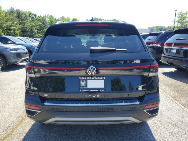 New 2026 Volkswagen Taos SE FWD image 5