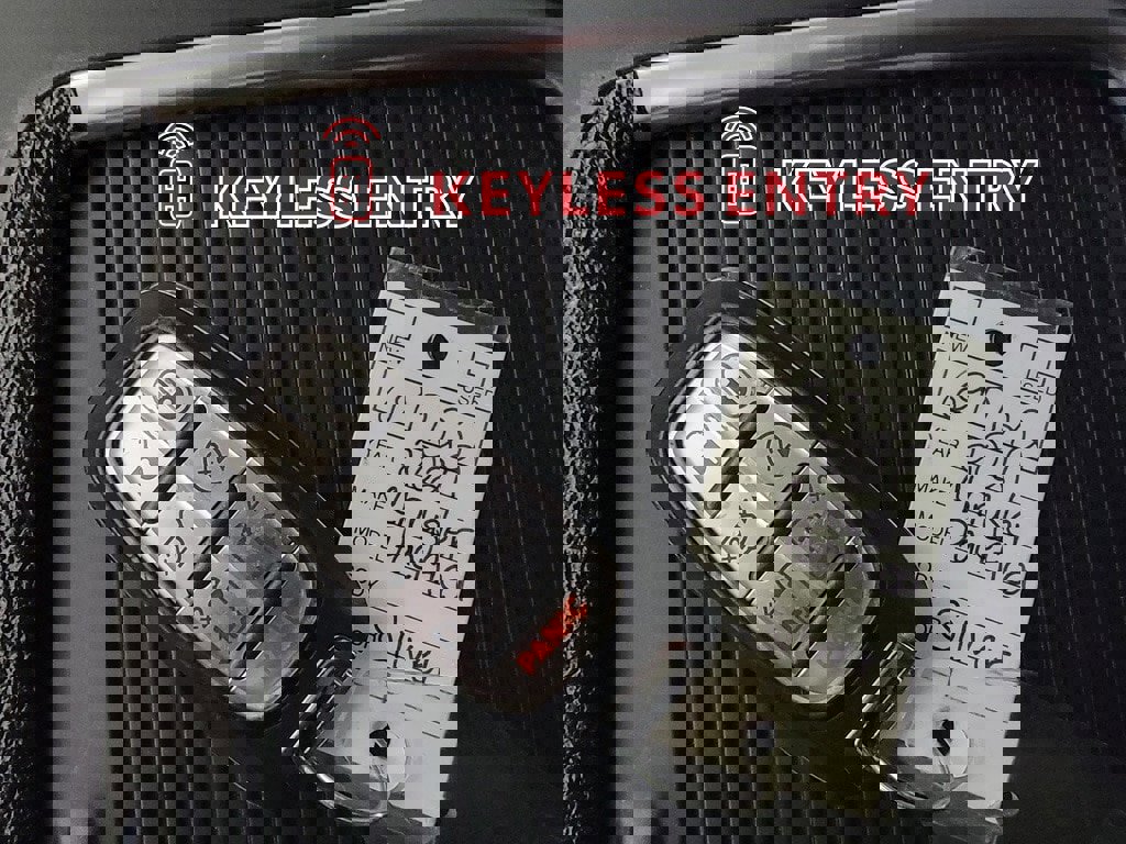 Used 2021 Chrysler Pacifica Touring-L image 32