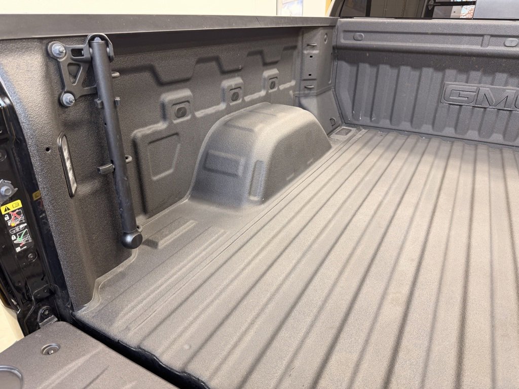 Used 2025 GMC Sierra 1500 Denali Ultimate image 9