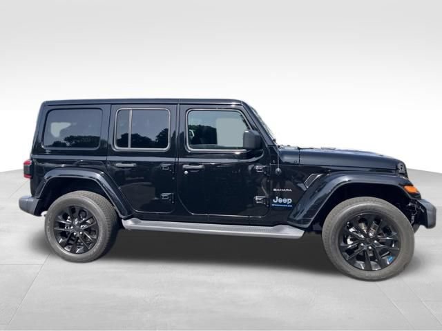 Used 2023 Jeep Wrangler Unlimited Sahara w/ Cold Weather Group AWD/4WD image 6